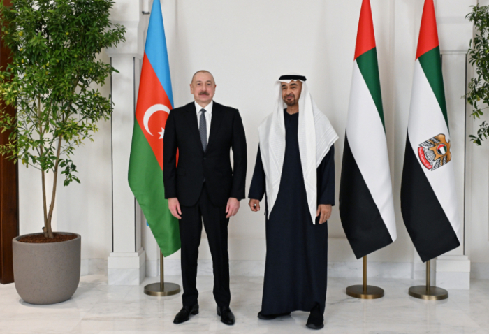   Le président des Émirats arabes unis donne un coup de fil au président Aliyev  