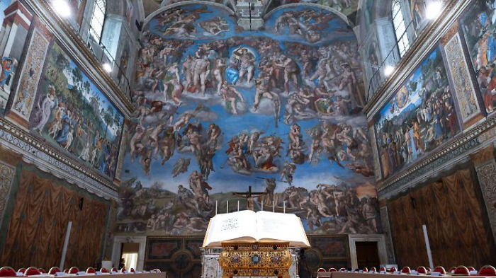   Neuer Papst Leo XIV. feiert erste Messe  
