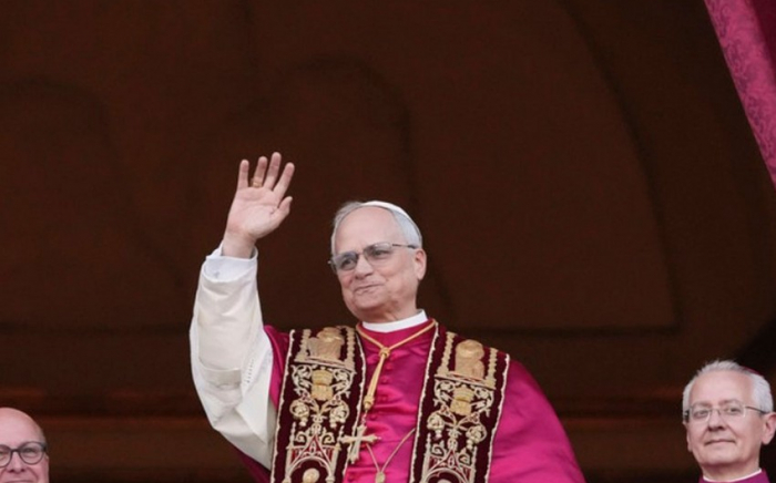  Neuer Papst von Rom feierte seine erste Messe 
