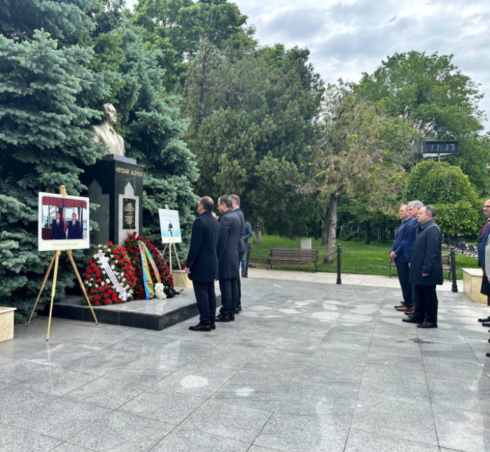   Jahrestag des Nationalleaders Heydar Aliyev in Bukarest gefeiert  