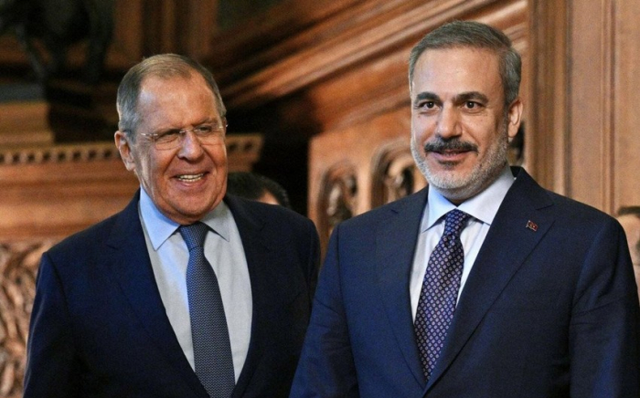   Es fand ein Telefongespräch zwischen den Leitern der Außenministerien der Türkei und Russlands statt  