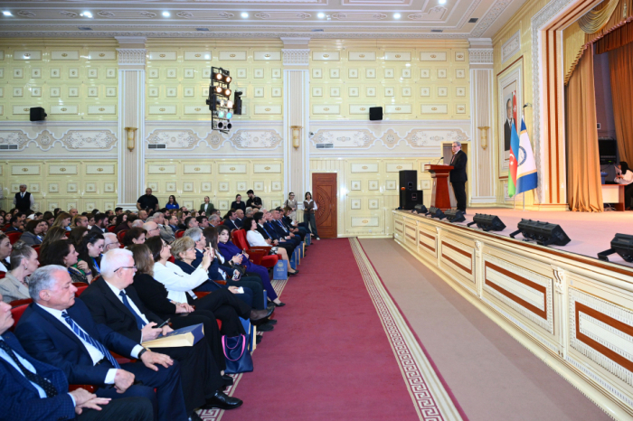 Rəqəmsal dövrdə media və kommunikasiya fəaliyyəti müzakirə edilib Rəqəmsal dövrdə media və kommunikasiya fəaliyyəti müzakirə edilib