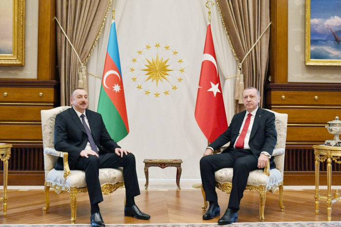 Le président Ilham Aliyev rencontre son homologue turc Erdogan à Tirana Le président Ilham Aliyev rencontre son homologue turc Erdogan à Tirana