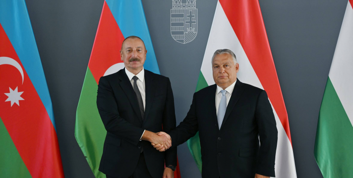   Aserbaidschanischer Präsident und ungarischer Premierminister geben gemeinsame Erklärung ab  
