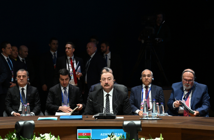 Azərbaycan Prezidenti: "Orta Dəhlizin rəqəmsallaşdırılmasına böyük önəm veririk" Azərbaycan Prezidenti: "Orta Dəhlizin rəqəmsallaşdırılmasına böyük önəm veririk"