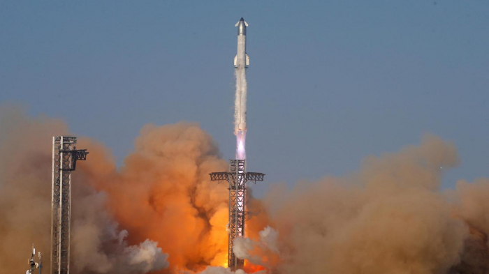   SpaceX-Rakete explodiert nach Leck im All  