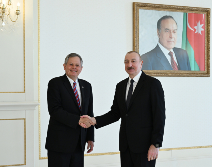  El Presidente de Azerbaiyán recibió al miembro del Comité de Relaciones Exteriores del Senado de EE.UU. 