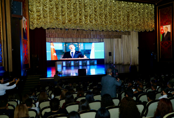 Fahrettin Altun Azərbaycanın media nümayəndələrini təbrik edib Fahrettin Altun Azərbaycanın media nümayəndələrini təbrik edib