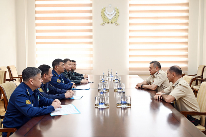 Azerbaijani, Kazakh military delegations meet in Baku