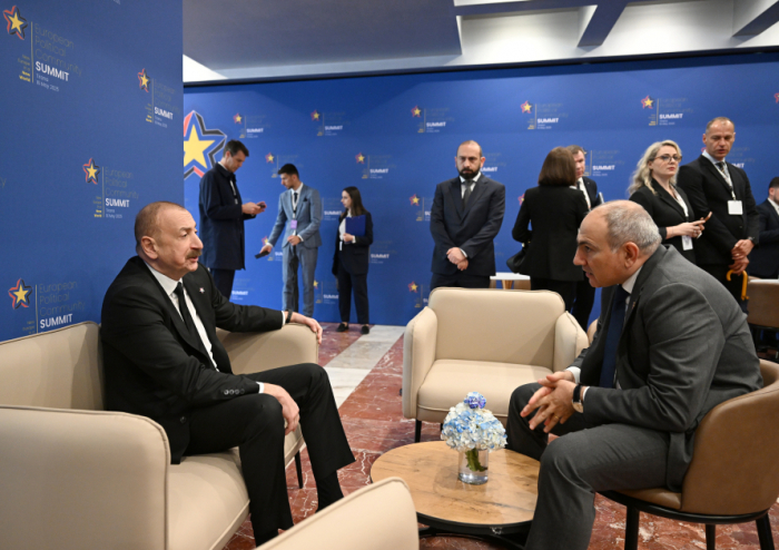  President Ilham Aliyev meets with Armenian PM Pashinyan in Tirana 