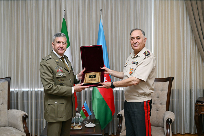 Chief of Azerbaijani General Staff receives Italian delegation