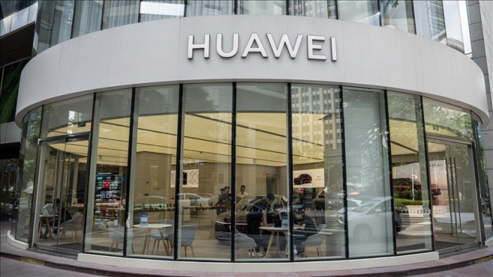 Huawei launches its 1st PC with its own operating system