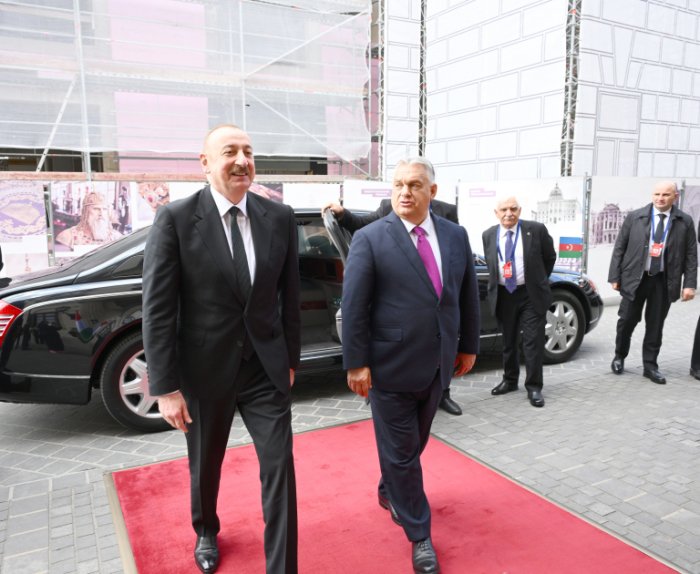  Azerbaijani President holds limited format meeting with Hungarian PM in Budapest 