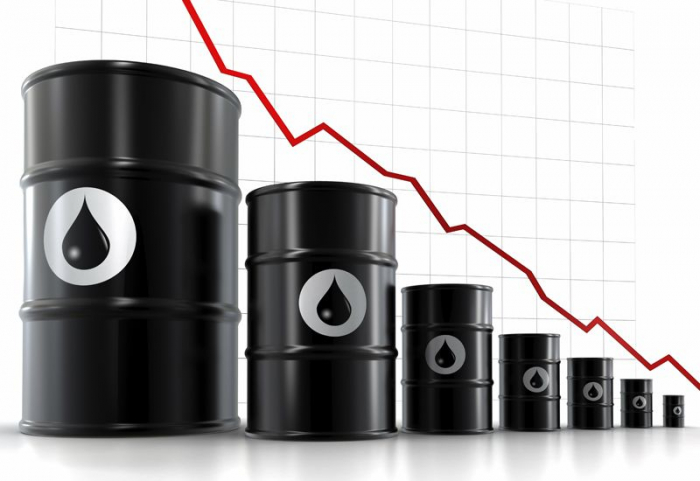 Azerbaijani oil price drops in global markets