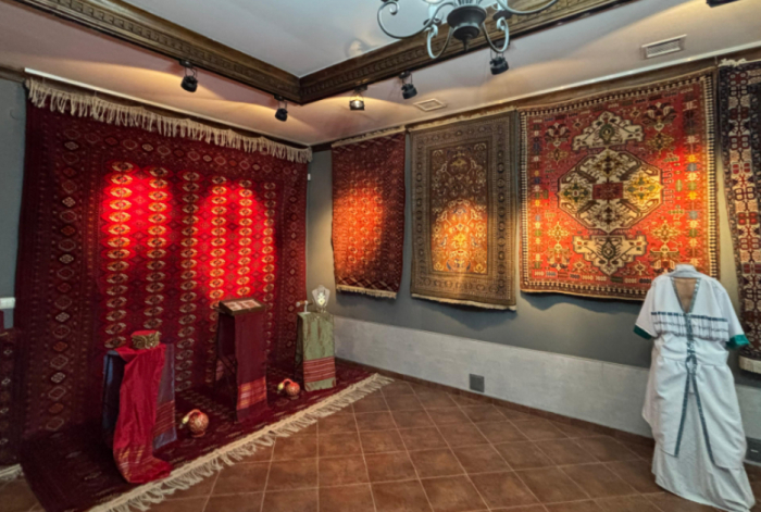 Tbilisi hosts exhibition of Azerbaijani and Turkmen carpets