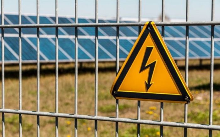 Qubada iki nəfəri elektrik cərəyanı vurub, biri ölüb
Qubada iki nəfəri elektrik cərəyanı vurub, biri ölüb