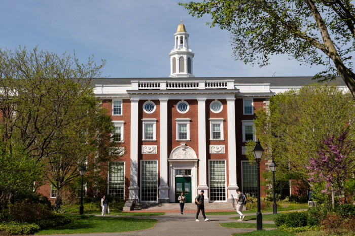 Harvard Universitetinə xarici tələbə qəbulu dayandırılıb Harvard Universitetinə xarici tələbə qəbulu dayandırılıb