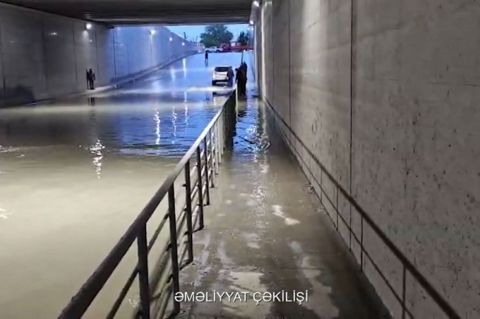 Bakıda tunelləri yenə su basıb - VİDEO Bakıda tunelləri yenə su basıb - VİDEO