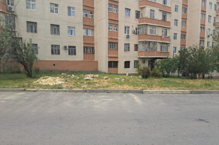 Yeni Günəşlidə qanunsuz yerləşdirilmiş köşk sökülüb Yeni Günəşlidə qanunsuz yerləşdirilmiş köşk sökülüb