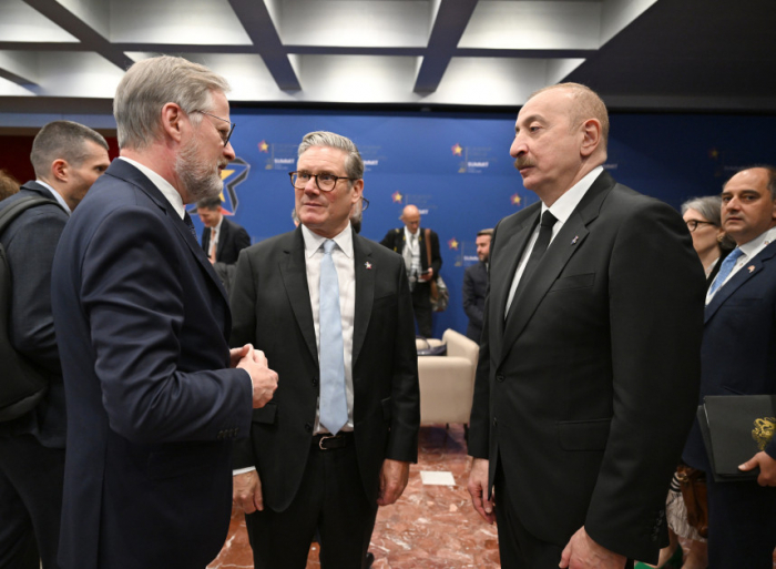    İlham Əliyev Starmerlə görüşüb   