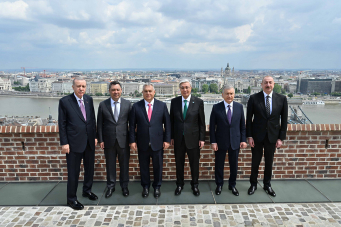    Budapeştdə dövlət və hökumət başçılarının şərəfinə rəsmi lanç verilib   