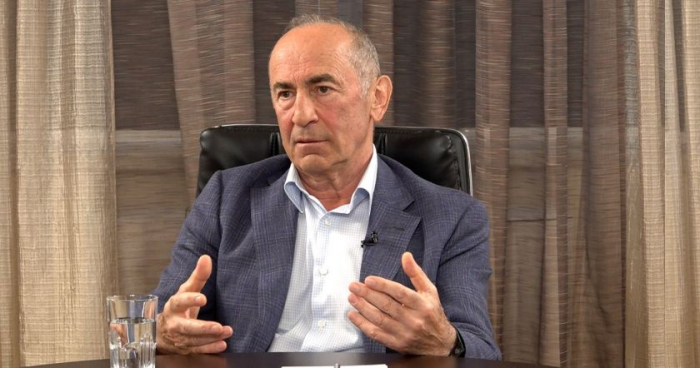 Köçəryan: "Paşinyan özünü nökər gününə salıb" Köçəryan: "Paşinyan özünü nökər gününə salıb"