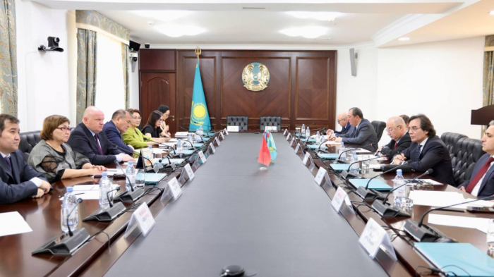 Azerbaiyán y Kazajistán refuerzan la cooperación en el ámbito de la formación judicial