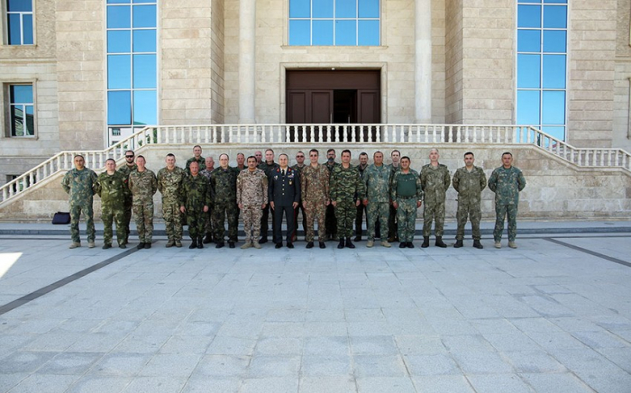 Hərbi attaşelər Naxçıvana səfər edib Hərbi attaşelər Naxçıvana səfər edib