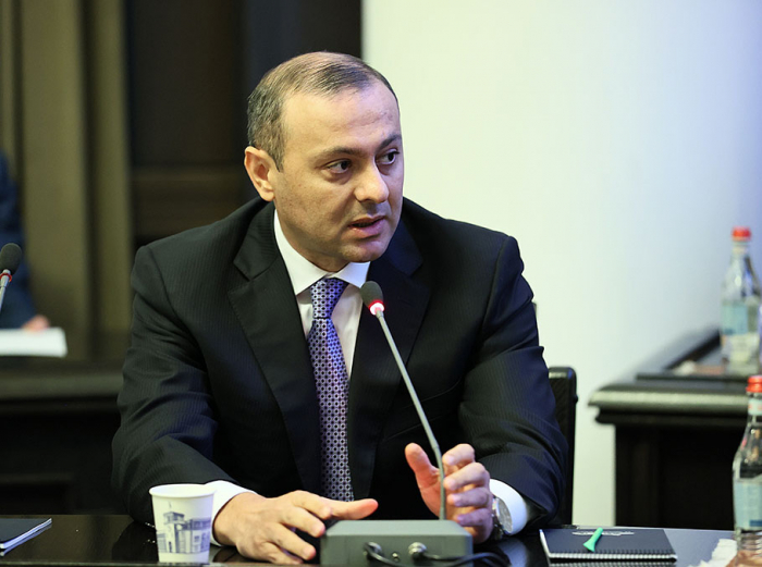 İrəvan Bakı ilə Moskvasız danışmaq istəyir
İrəvan Bakı ilə Moskvasız danışmaq istəyir