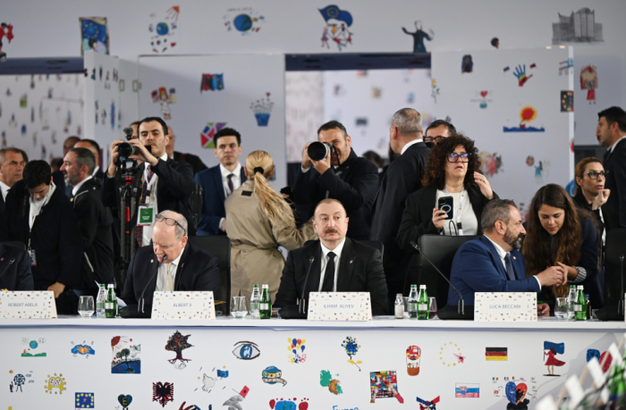 Le président Aliyev participe à la 1ère session plénière du 6ᵉ sommet de la Communauté politique européenne Le président Aliyev participe à la 1ère session plénière du 6ᵉ sommet de la Communauté politique européenne