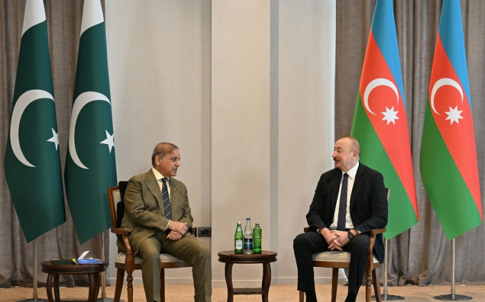  Une réunion en format restreint entre le président azerbaïdjanais et le Premier ministre pakistanais