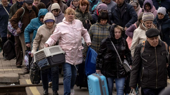    Ukrayna Rusiya ilə sərhəddəki əhalini kütləvi şəkildə köçürür   