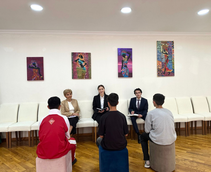 Ombudsman rəsmiləri uşaq müəssisələrinə baş çəkib
