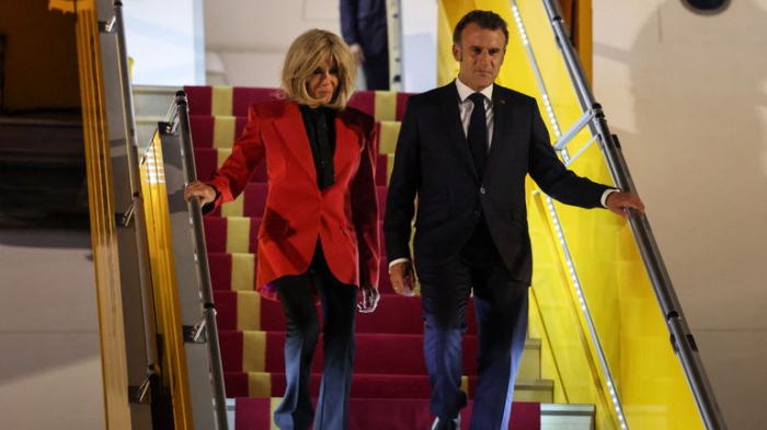Emmanuel Macron dément toute «scène de ménage» avec son épouse Brigitte