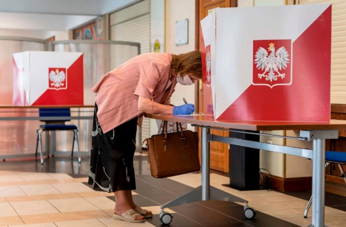 Polşada prezident seçkisi keçirilir
Polşada prezident seçkisi keçirilir
