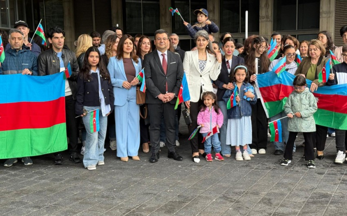    Türkiyənin baş konsulu azərbaycanlıların aksiyasına qoşulub   