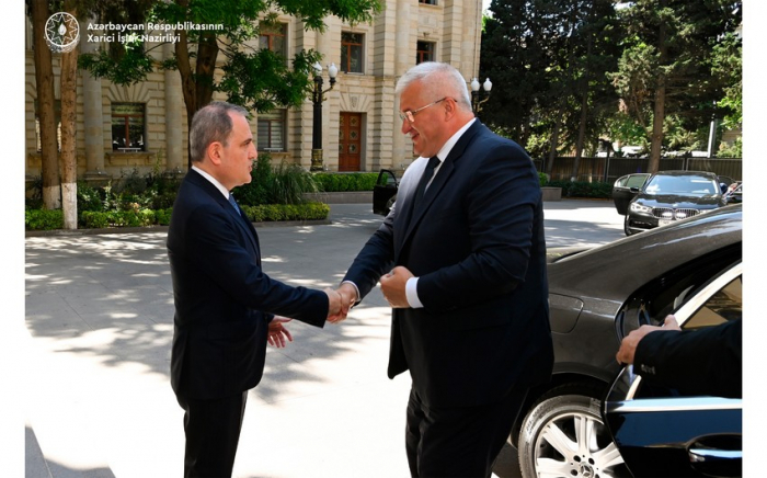   Jeyhun Bayramov meets with Ukrainian FM  
 