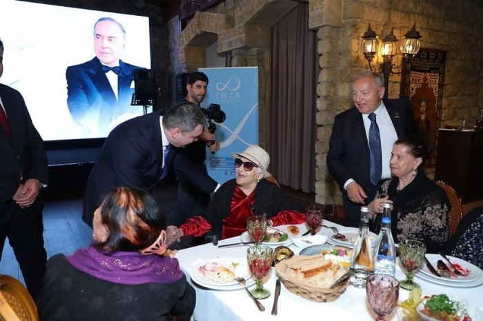 “İMZA” Ulu Öndərə həsr olunmuş xeyriyyə tədbiri keçirib    |  FOTOLAR   