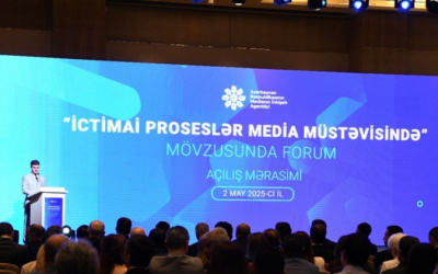  En Bakú se celebra el segundo foro sobre el tema "Procesos sociales en el plano de los medios de comunicación"
