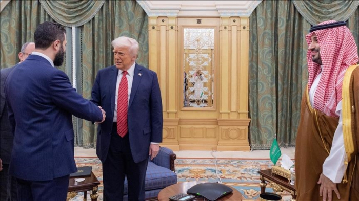   Trump annonce la levée des sanctions contre la Syrie après un entretien avec Erdogan et Bin Salman  