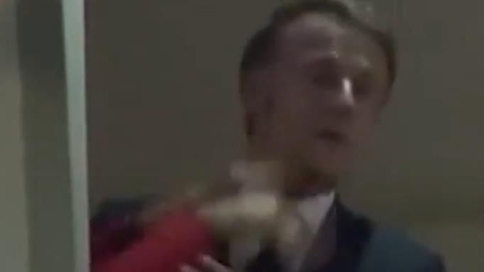   France : Emmanuel Macron frappé par son épouse Brigitte  