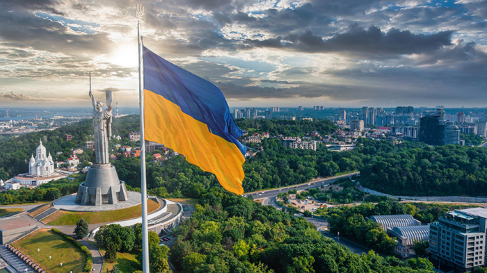  L’Ukraine ratifie un accord sur les ressources minérales avec les États-Unis  