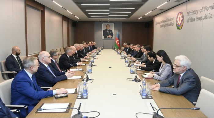    Azərbaycanla Rusiya arasında ikitərəfli münasibətlər müzakirə olunub  
   