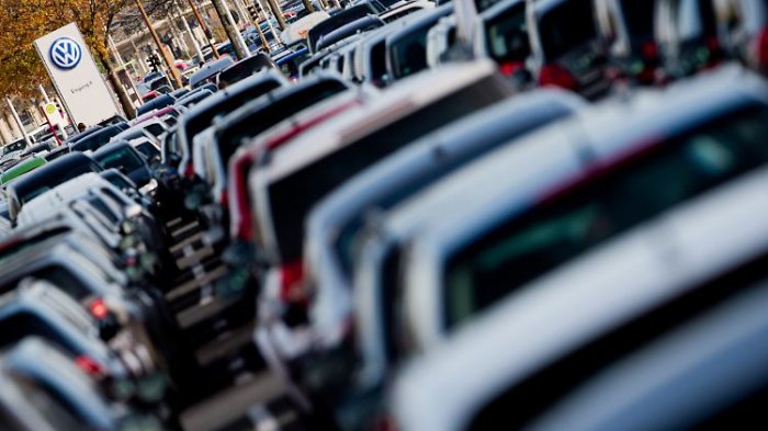   Deutsche Autobauer geraten ins Hintertreffen  