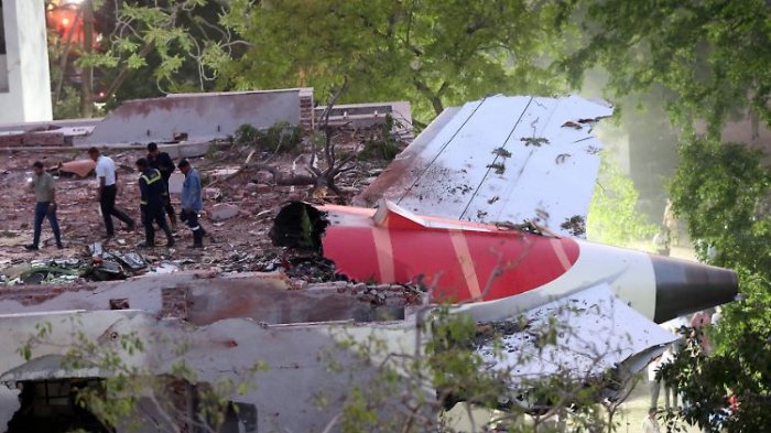   Flugdatenschreiber nach Air-India-Absturz gefunden  