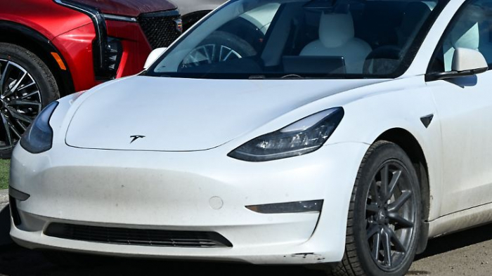   Assistenzsystem "Tesla Vision" versagt oft beim Einparken  