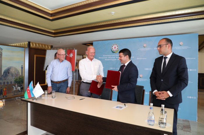   Azerbaijan signs deal to restore local Momine Khatun Tomb&nbsp;  