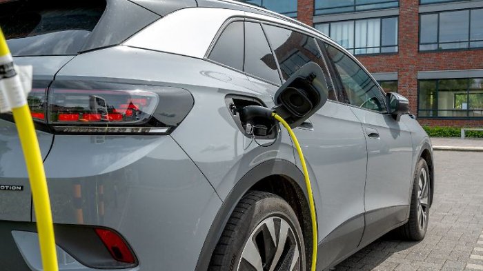   Deutsche Autobauer verlieren bei E-Autos den Anschluss  
