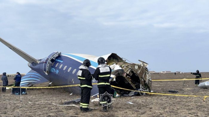   Denkmal zu Ehren der Opfer des AZAL-Flugzeugabsturzes errichtet  