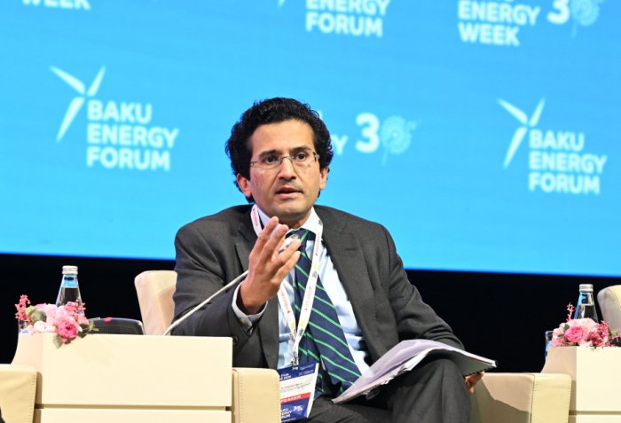   Pakistan thanks Azerbaijan for energy sector support  
